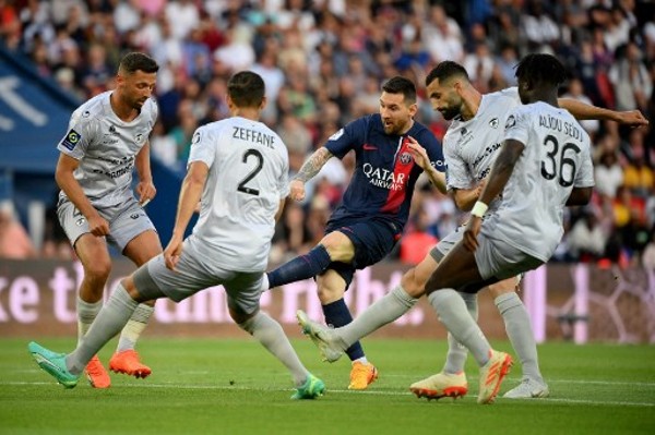 足球文化与城市精神